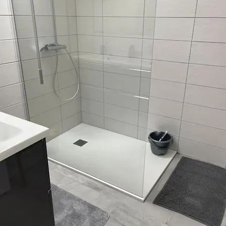 De La Vallée 12 Pers