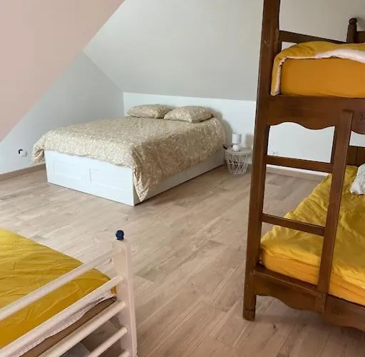 Hébergement de vacances De La Vallée 12 Pers *